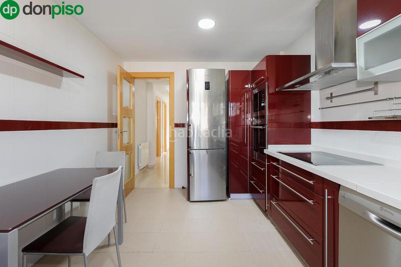 Foto 4c660500-69cf-4a66-ad43-462700da0a0d. Casa en ramon j.sender 1 el hogar que estabas buscando!!! aquí está!!! en la zubia. en Zubia (La)