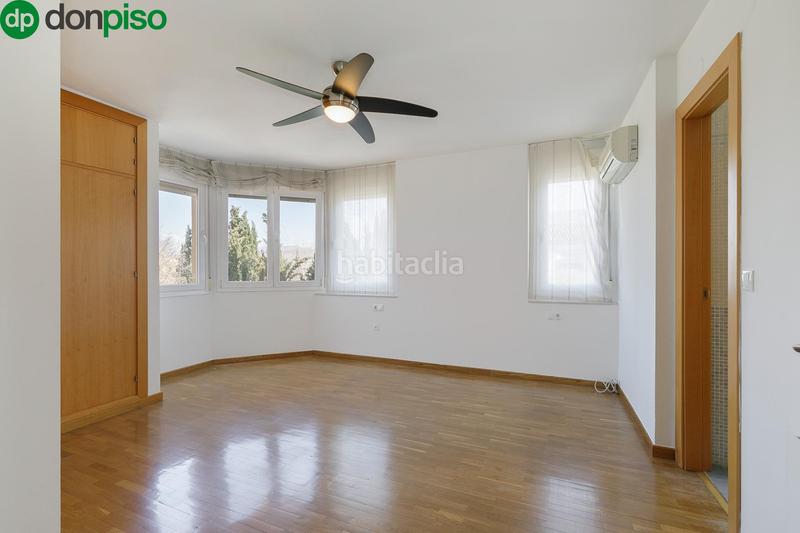 Foto eaabca92-41f4-49ce-9626-bf965a599bf9. Casa en ramon j.sender 1 el hogar que estabas buscando!!! aquí está!!! en la zubia. en Zubia (La)