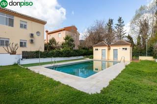 Casa a Lugar del cortijo angustias. Preciosa casa en urbanizacion privada