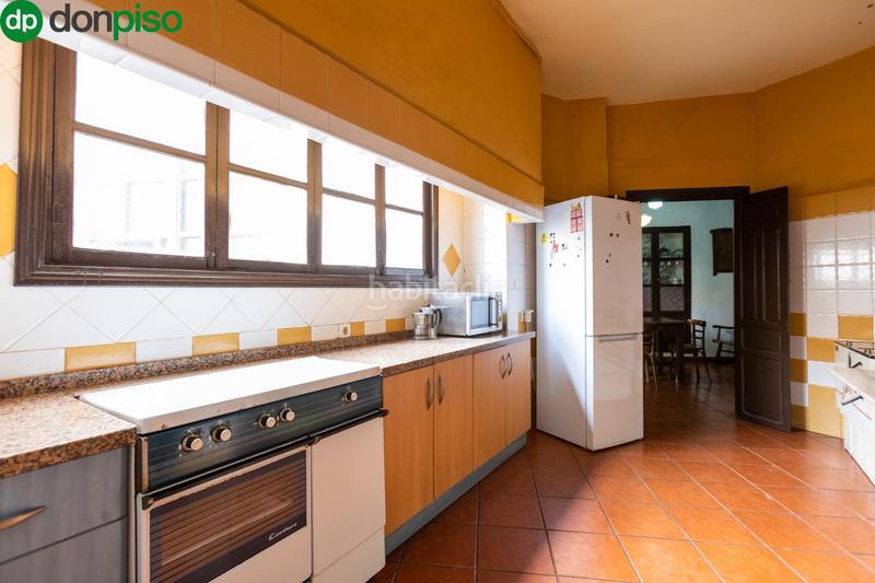 Foto 32b25f2f-2b23-4e13-9d1b-a99ea7888cc6. Edifici a calle cristo 68 a Centro Salobreña