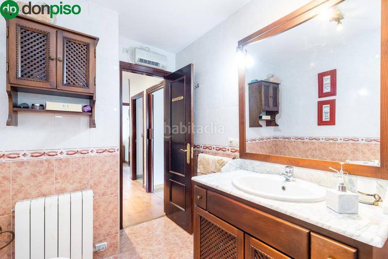 Foto 0f69dc41-17b9-4a59-8359-1e20e8a70055. Casa adosada en calle alcalde e. muñoz arevalo 45 preciosa casa adosada en la mejor zona en Santa Fe