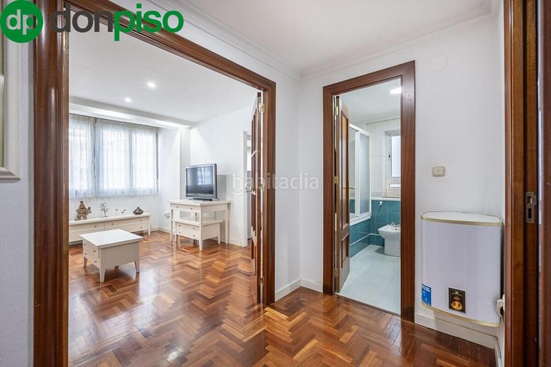Foto 7be300a3-63ec-4801-ba17-16e5b7d81549. Piso magnifico piso muy luminoso de 155 m2 en Pajaritos! en Granada