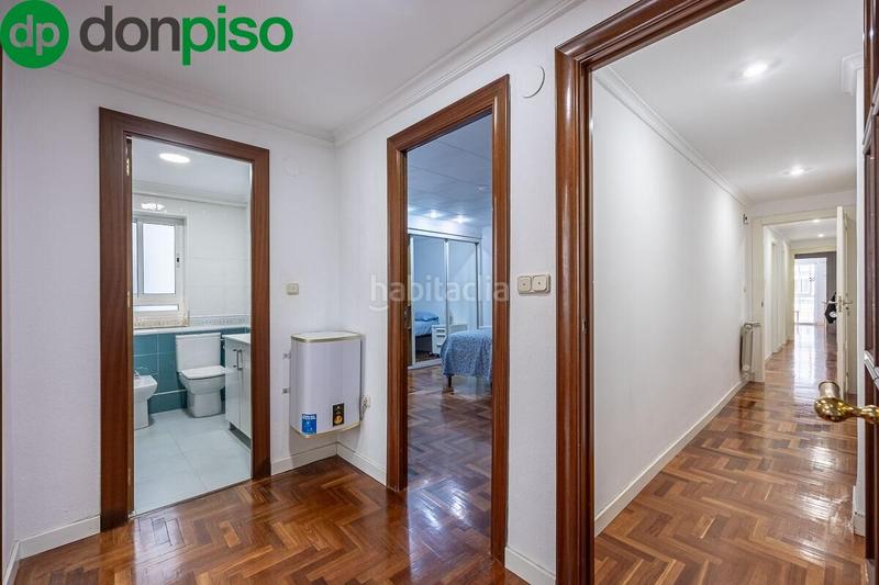 Foto 887ea6ff-c457-42e7-839b-98dda530e6f1. Piso magnifico piso muy luminoso de 155 m2 en Pajaritos! en Granada