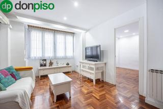 Piso  Calle ruiseñor. Magnifico piso muy luminoso de 155 m2 en pajaritos!