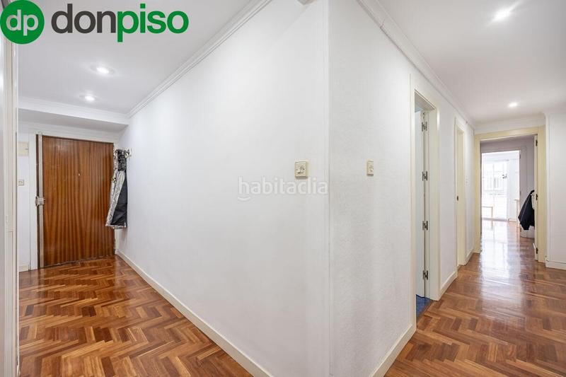 Foto de873d66-a44a-4bd3-8afd-4dfd5c17c53c. Piso magnifico piso muy luminoso de 155 m2 en Pajaritos! en Granada
