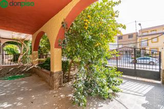 Casa  Calle balina. Se vende casa en dúrcal