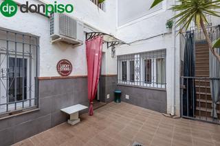 Pis  Paseo de las palmas. Piso en venta en carretera de la sierra, granada