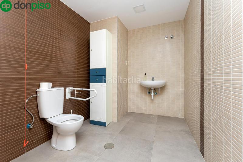 Foto 0a0c562d-4d94-4989-b664-dbc1b49ec3a3. Local commercial dans Campus de la Salud Granada