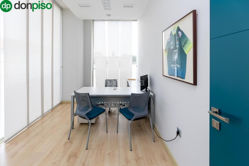 Foto 2695f6d7-5dab-45d1-8bb6-8d3241a8ea75. Local commercial dans Campus de la Salud Granada