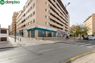 Local commercial  De la ilustracion. Local comercial junto al campus de la salud