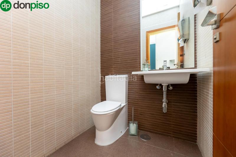 Foto 64f771c7-3d8a-4b7e-a622-cca7c2a38aa4. Local commercial dans Campus de la Salud Granada