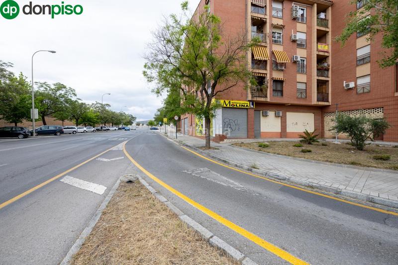 Foto 29be7914-ba15-43e3-9d36-330f4667d22b. Local comercial a parque nueva Granada Granada