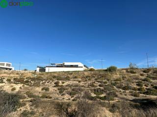 Terreny residencial a Calle rio cubillas 68. El solar perfecto para vivir en armonía.
