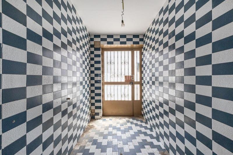 Foto 15f0b2ce-9d79-4d8a-900d-0df3ffdefdeb. Casa amb aparcament a Guadix