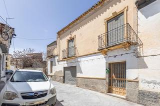 Casa  Calle benavides. Casa y nave para reformar en el centro de guadix