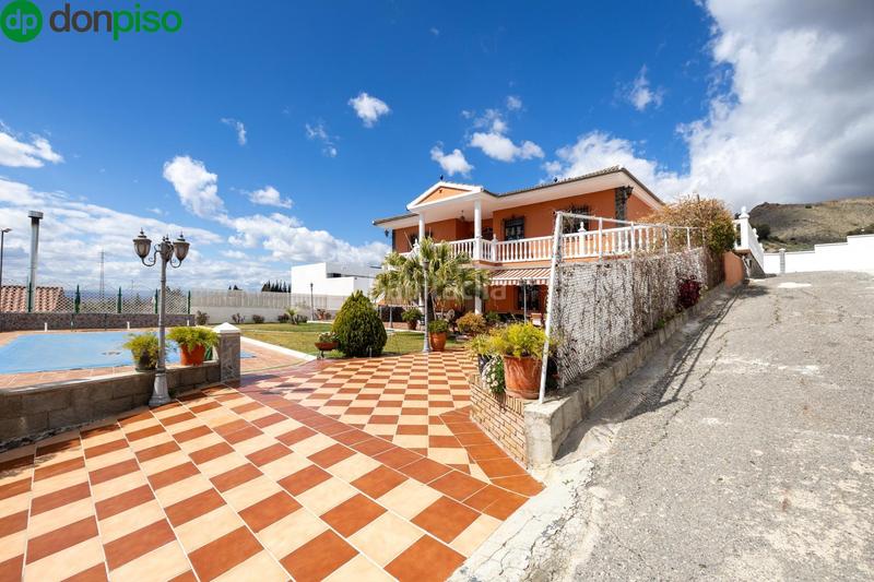 Foto a1a09c80-bc86-46cc-91cb-d7dd0624961e. Casa espectacular casa independiente con piscina en Atarfe