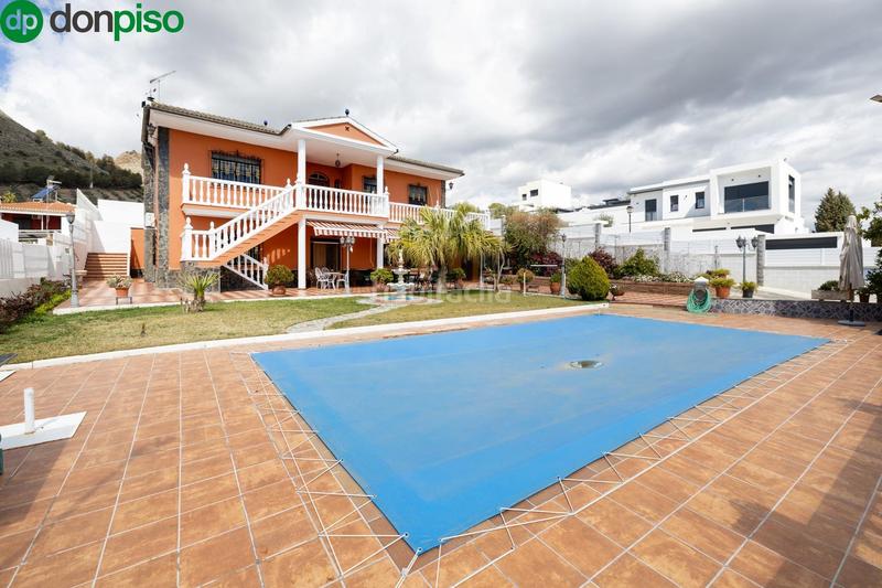 Foto beedcf50-9ae4-4f5b-86cb-4f1d2f799c24. Casa espectacular casa independiente con piscina en Atarfe
