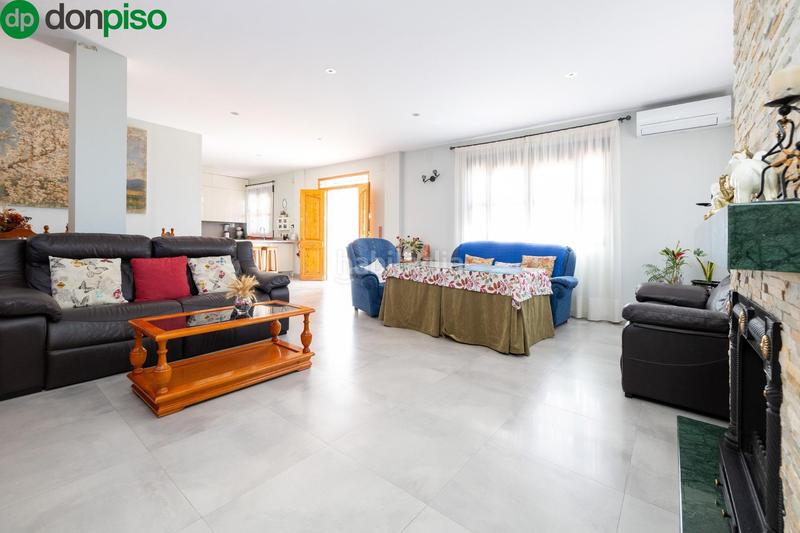 Foto d72cbe35-d3be-4275-b3ab-be5c478d4d72. Casa espectacular casa independiente con piscina en Atarfe