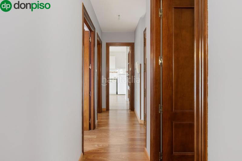 Foto 949173a6-a29c-4197-82d9-cd2d2fdaf537. Àtic amb calefacció aparcament a La Zubia Ciudad Zubia (La)