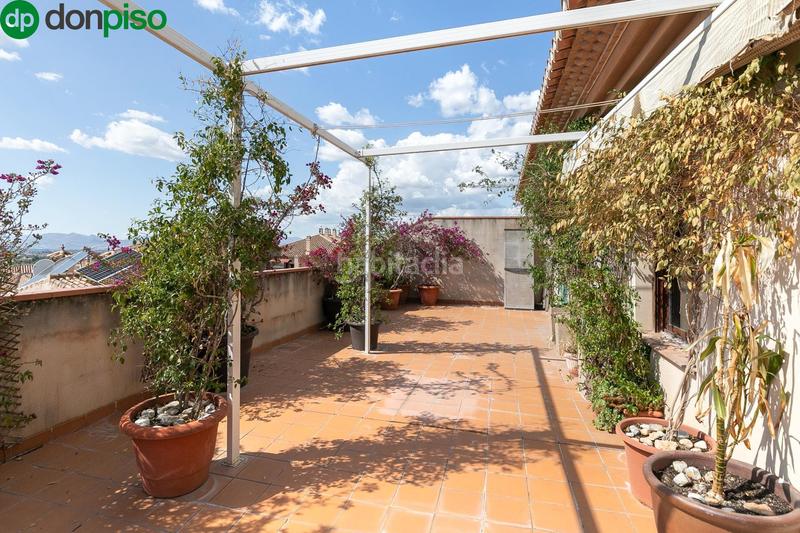 Foto ac91d0b7-74ab-4c53-bc2d-b8764bbc98cd. Àtic amb calefacció aparcament a La Zubia Ciudad Zubia (La)