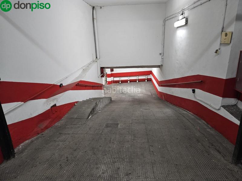 Foto bdfecc1a-ce37-459c-9f43-89dcc272447a. Aparcament cotxe a Centro - Sagrario Granada