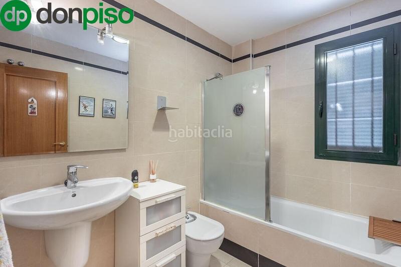 Foto 281b7495-c38a-47a2-b471-539a4dc1b7a0. Piso en calle corona boreal 14 precioso piso a la entrada en Jun