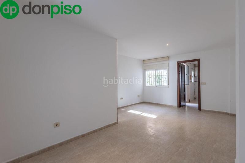 Foto 10c3aab9-360d-4a01-9546-9831830d1877. Casa adossada a Poniente Armilla
