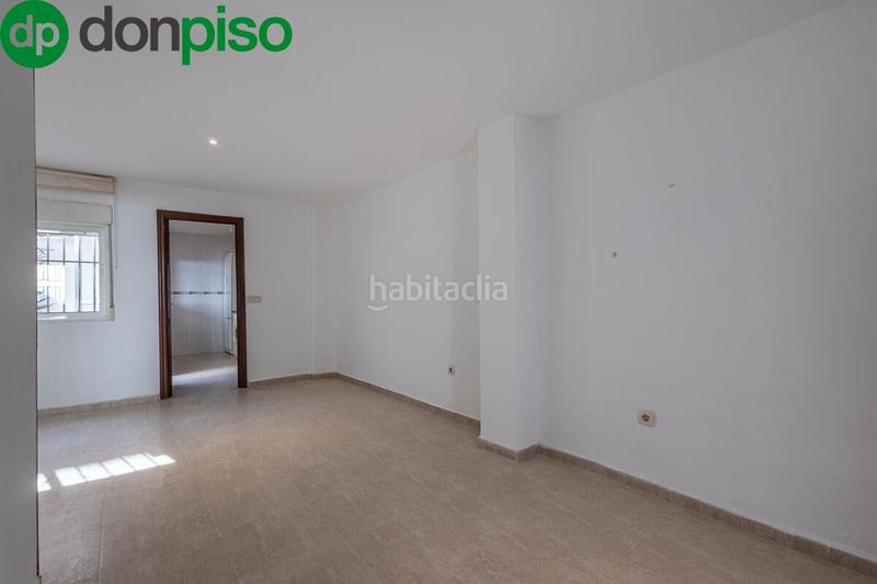 Foto 5922187d-513b-427b-a551-afbc38d6e00d. Casa adossada a Poniente Armilla