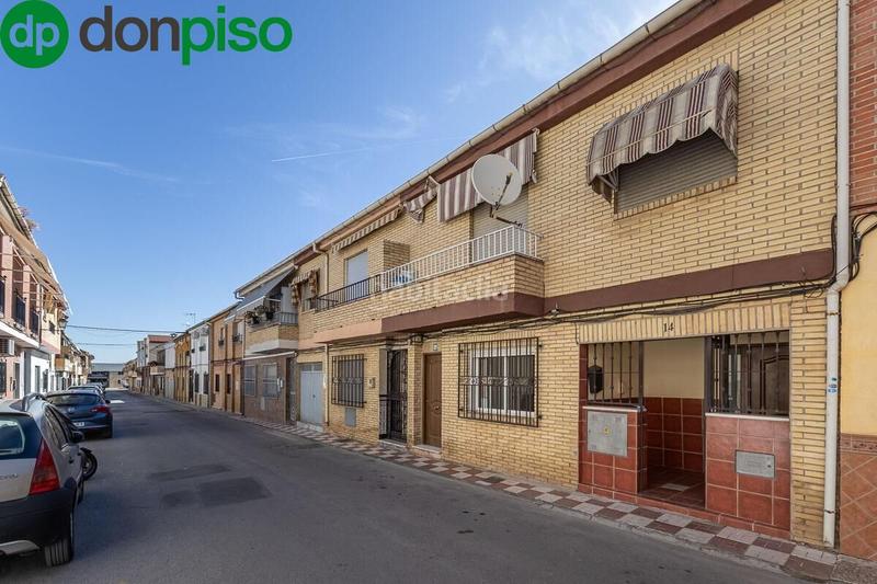 Foto 6a246537-4696-4fef-bbe7-2b57a8084552. Casa adossada a Poniente Armilla