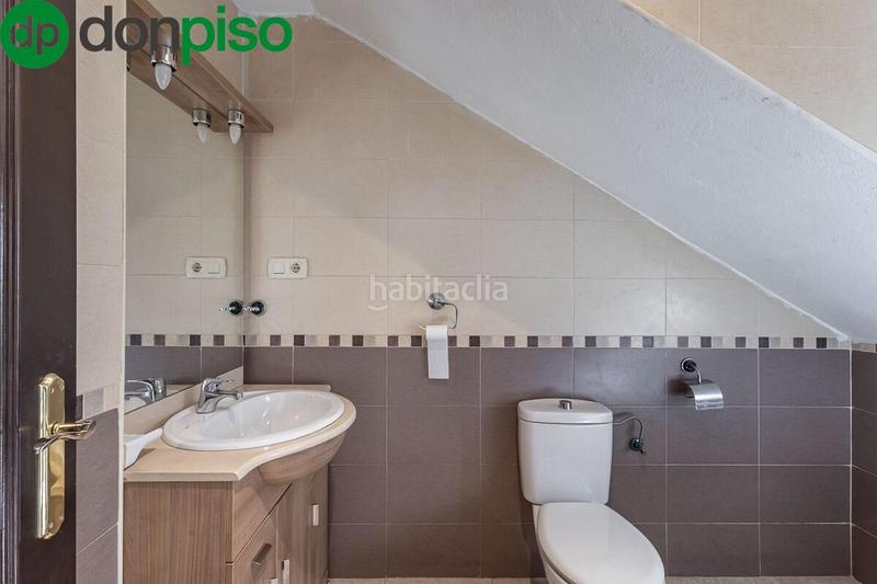 Foto 78d35172-436e-49b9-8225-7994da5f5546. Casa adossada a Poniente Armilla