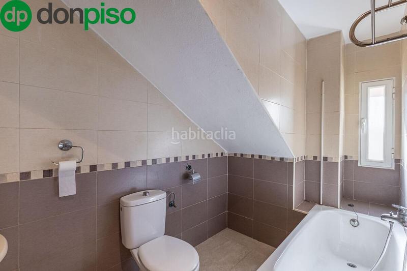 Foto 880d5558-5177-4828-9ba1-9c822b8eada1. Casa adossada a Poniente Armilla