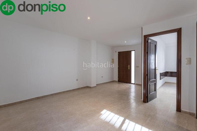 Foto b06c3c1d-9443-4fdd-84d5-c88cd6edeb2c. Casa adossada a Poniente Armilla