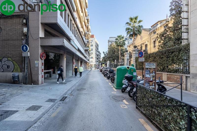 Foto a5343ea6-730c-48fe-b224-0abfdd5d97ae. Local comercial local de 2 plantas en Centro - Sagrario Granada