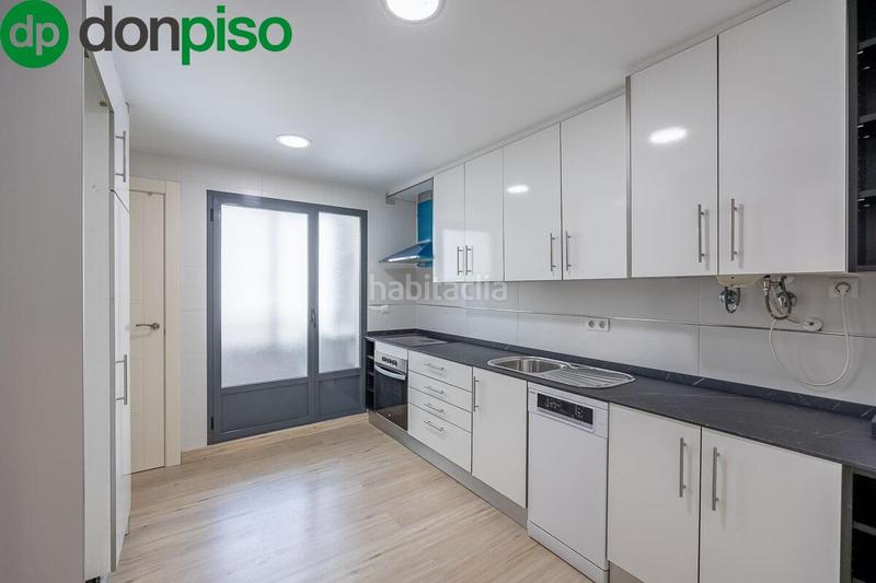 Foto 0d759de9-2c36-4b55-8423-ce06f533a2fc. Pis a calle dinamarca 5 a Huétor Vega