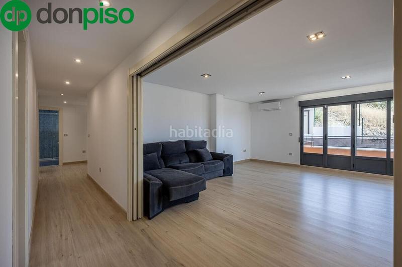 Foto 8e83da5f-82d4-4e53-a917-bff5d1fc75d0. Pis a calle dinamarca 5 a Huétor Vega