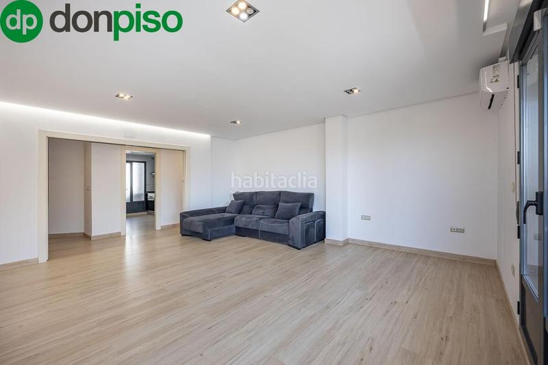 Foto c35c1467-f35a-486e-bc11-e44f2fef1668. Pis a calle dinamarca 5 a Huétor Vega