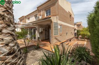 Casa aparellada  Calle mosto. Magnifica casa pareada en la mejor zona residencial de huetor ve