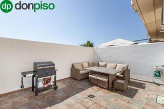 Casa adossada a Calle de manuel de falla 10. Tu casa ideal te espera en los ogíjares! tranquilidad, vistas y