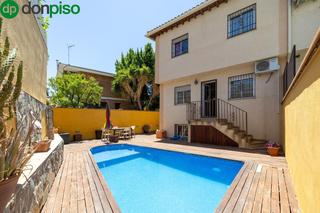 Casa adossada a Calle moral 11
