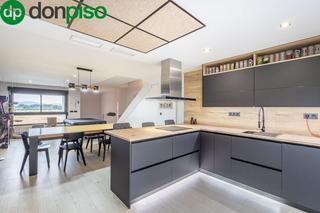 Casa adossada  Avenida los claveles. Impresionante casa con calidades top y completa de extras en mar