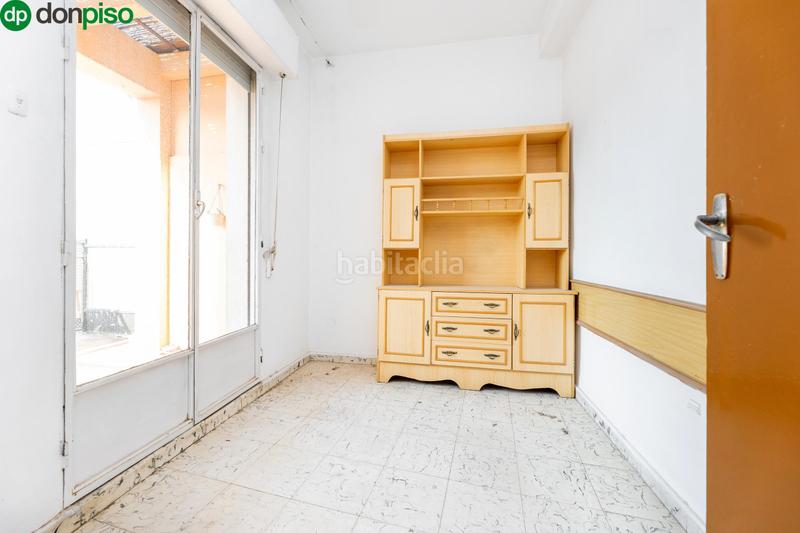 Foto 7e8c5d01-0d6d-4f22-a5cc-cc23564f64e3. Ático en calle agustina de aragón ático con terraza y vistas en el corazón barrio figares en Granada