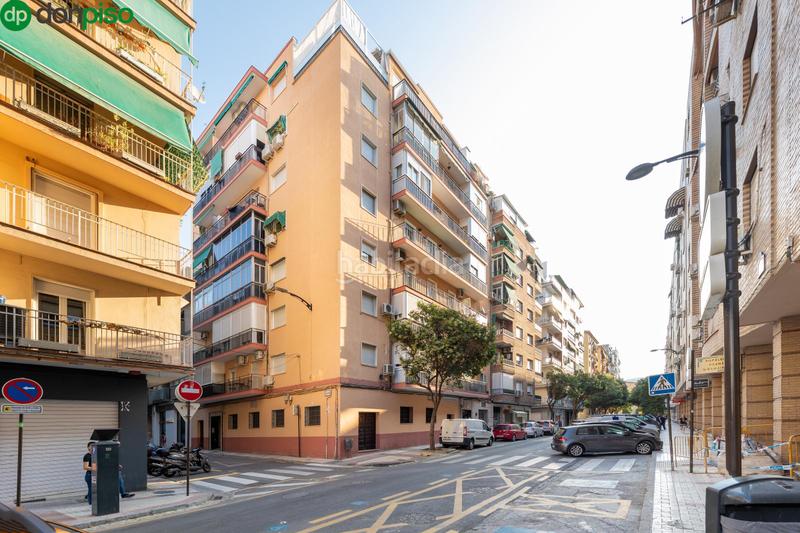 Foto c06d5e23-479c-4f35-8d7d-f7c89df7c923. Ático en calle agustina de aragón ático con terraza y vistas en el corazón barrio figares en Granada