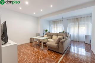 Casa en Avenida de andalucía 73. Preciosa casa en el centro de padul con terraza
