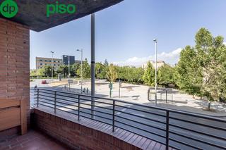 Appartement  Avenida de madrid. Amplio y luminoso piso en centro de granada, ideal para tu nueva