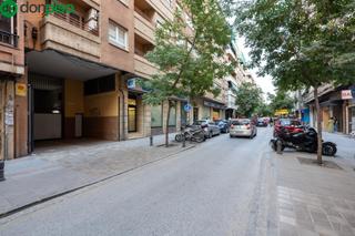 Parking coche en Calle pedro antonio de alarcon 60. Estupenda plaza de garaje con excelente situación