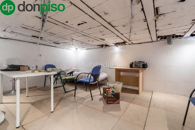 Foto 5eef57b7-1d6a-4fb3-a889-03df6546e7b6. Locale commerciale in calle jardin de la reina 2 in Granada