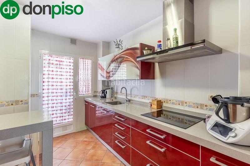 Foto 484baeb2-31bc-459e-87e9-2650d203edeb. Piso en calle molinillo 1 piso de 3 dormitorios en zona baja del bariio en Monachil