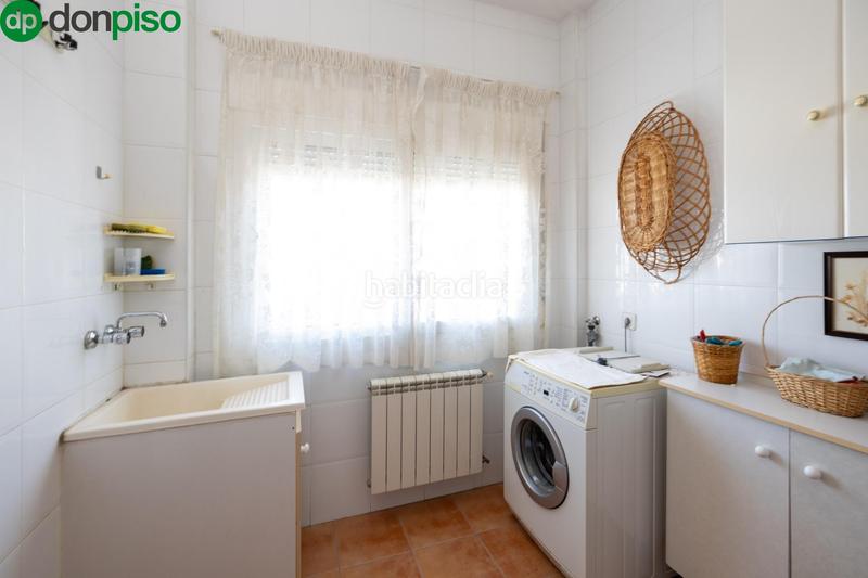 Foto 03c8846f-8f4b-45d5-ac1e-1779b4c93894. Casa adosada en leones 16 oportunidad de compra . en Albolote