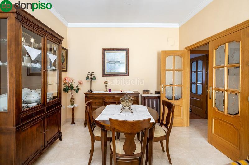 Foto 0cae8823-f940-4eb8-bd04-c048fa71a0e0. Casa adosada en leones 16 oportunidad de compra . en Albolote