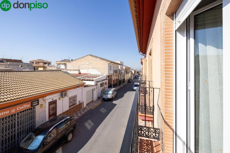 Foto 1df7b0f5-f779-48d5-9742-7f4752837122. Casa adosada en leones 16 oportunidad de compra . en Albolote
